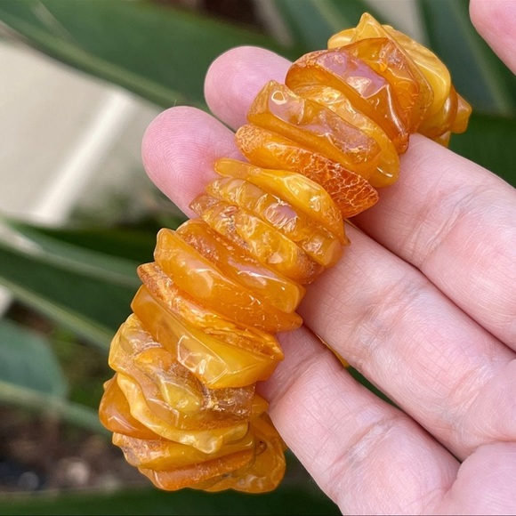 Natural unheated butterscotch Baltic butterscotch amber stretchy bangle bracelet - Picture 7 of 8